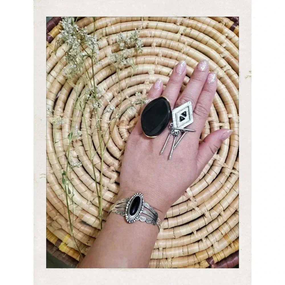 Vintage Huge Black Gold Wire Stone Boho Southwestern Artisan Statement Ring